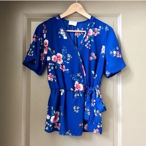 Lovely Sienna Sky Blue Floral V Neck size S